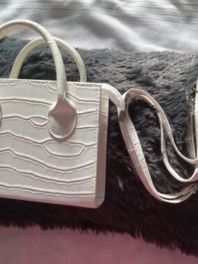 SHEIN White Croc-Embossed Mini Top-Handle Bag